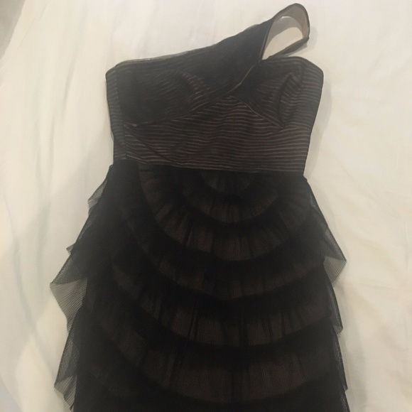 NWOT BCBGMAXAZRIA ruffled cocktail dress - Picture 4 of 6